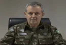 Comandante do Exército pede a Alexandre de Moraes que militares condenados sejam presos sem algemas