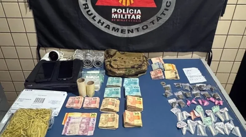 Homem foi preso com drogas e mais de R$ 8 mil em Leopoldina